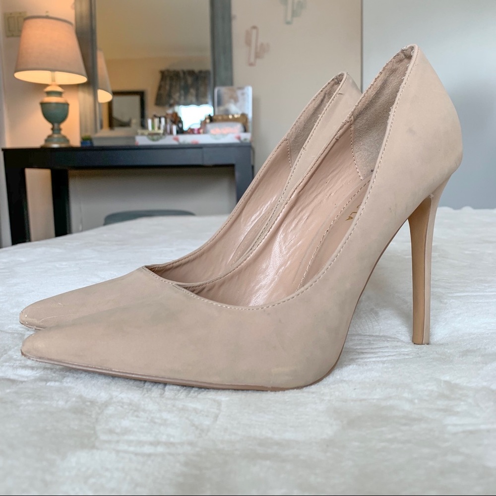 ☀️Shoe Republic Nude Faux Leather Pointed Toe Heel
